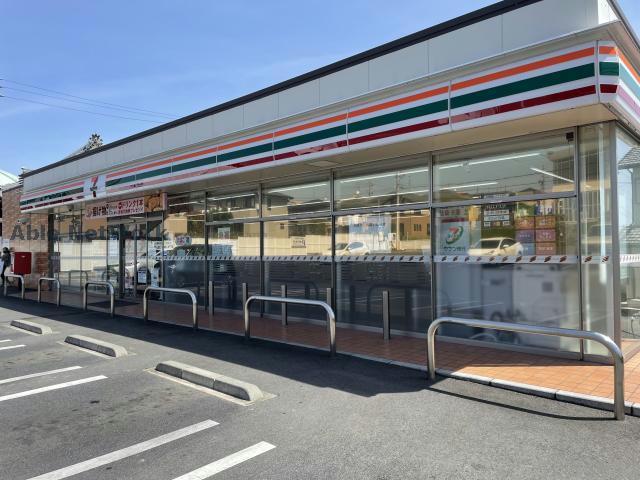 コンビニ　セブンイレブン日進岩崎町竹ノ山店（コンビニ）まで409m