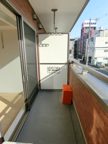 バルコニー　日当り良好の南向き