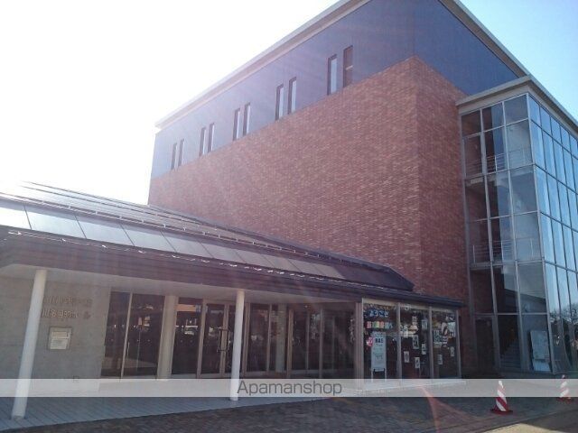 図書館　西川図書館（図書館）まで170m
