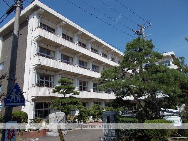 小学校　曽根小学校（小学校）まで650m