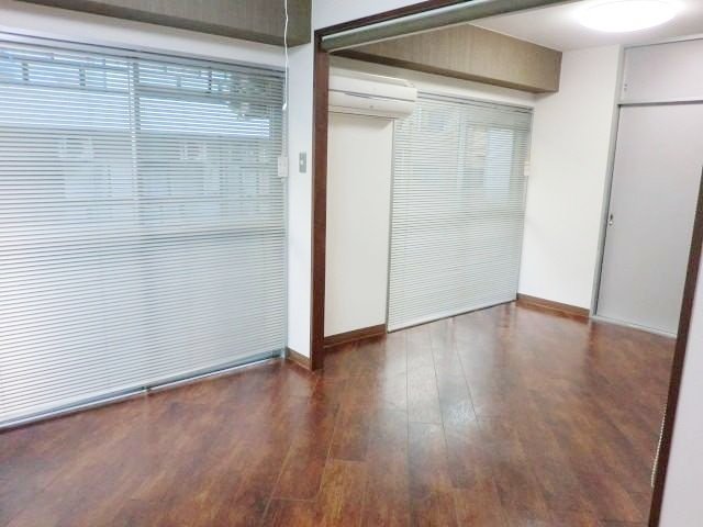 居室・リビング　別号室参考写真