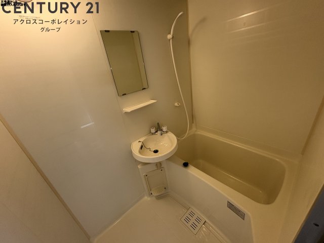バス・シャワールーム　シンプルで機能的なユニットバスです！