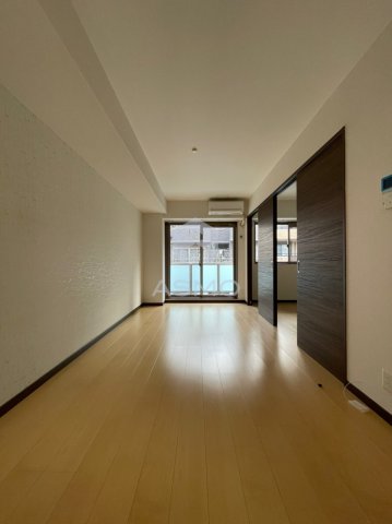 居室・リビング　同マンション別部屋参考写真