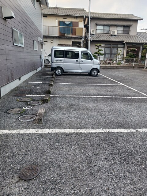 駐車場　駐車場