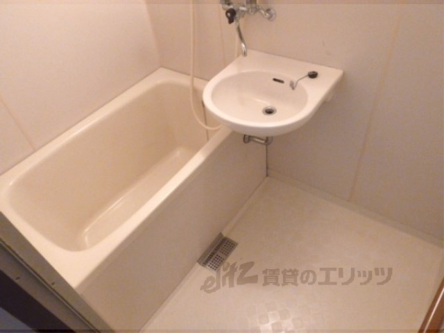 バス・シャワールーム　ゆったり浸かれる、トイレ別タイプ