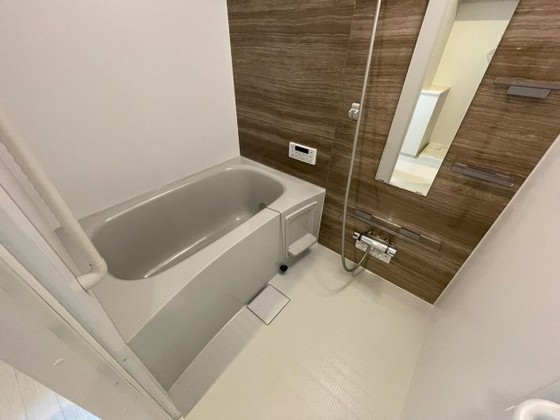 バス・シャワールーム　※別部屋の写真です