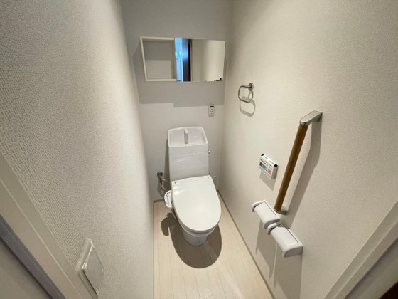 トイレ　※別部屋の写真です