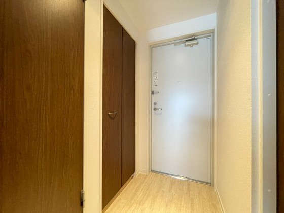 玄関　※別部屋の写真です