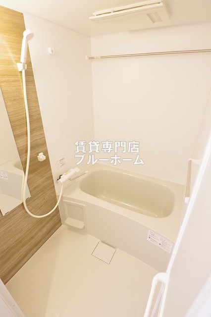 バス・シャワールーム　浴室乾燥機能付きお風呂です！