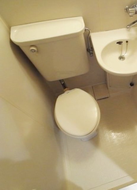 トイレ　同仕様参考写真