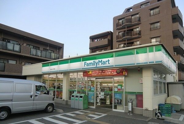 コンビニ　ファミリーマート尼崎大庄中通店（コンビニ）まで520m