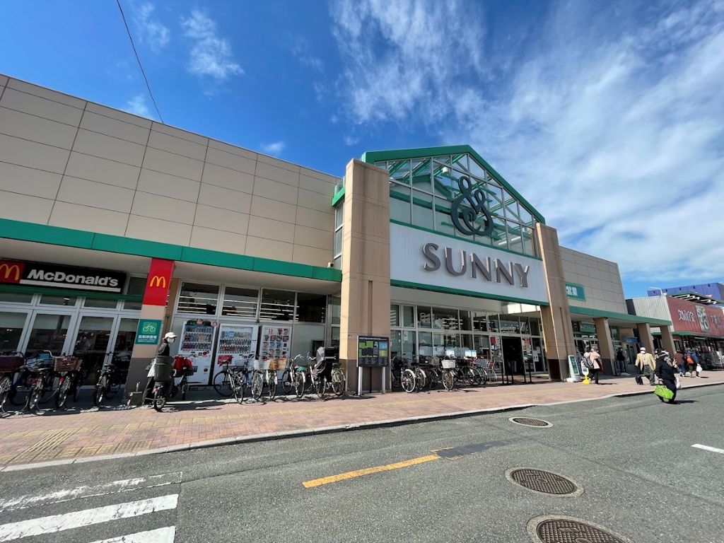 スーパー　サニー姪浜店（スーパー）まで690m