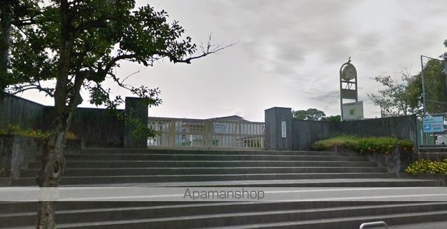 中学校　鹿児島市立西紫原中学校（中学校）まで874m