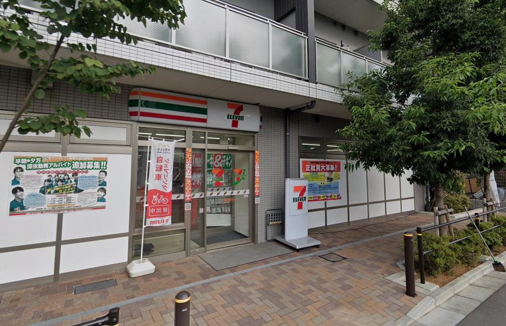 コンビニ　セブンイレブン板橋本蓮沼駅西店（コンビニ）まで390m