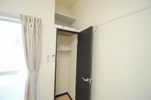 収納　同タイプ写真。現況を優先します