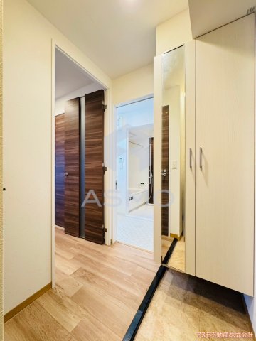 玄関　同マンション別部屋　参考写真