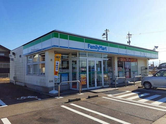 コンビニ　ファミリーマート 南砺福野店（コンビニ）まで520m