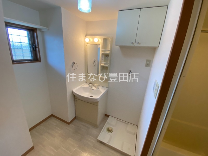 洗面設備　同型タイプ