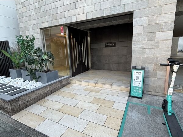 エントランス　名古屋で一番初期費用の安い賃貸専門の不動産会社です(^^)