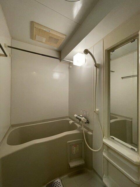 バス・シャワールーム　コンパクトで使いやすいお風呂…