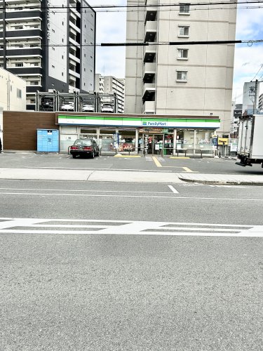 コンビニ　ファミリーマート桜川二丁目店（コンビニ）まで788m