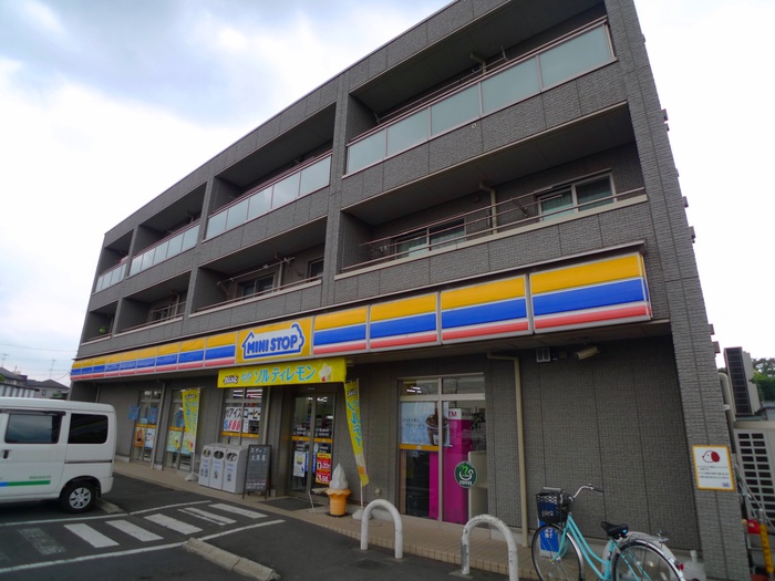 コンビニ　ミニストップ（コンビニ）まで100m