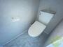 トイレ　トイレはウォシュレット機能付きです。安心して使用できますね。