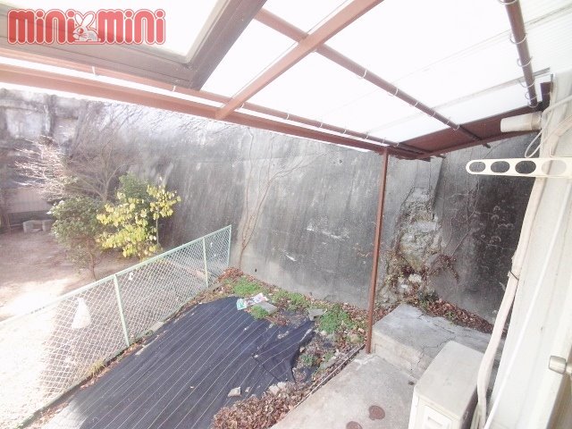 バルコニー　洗濯物干し場