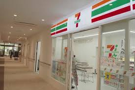 コンビニ　セブンイレブンAIM日本医科大学付属病院店（コンビニ）まで413m