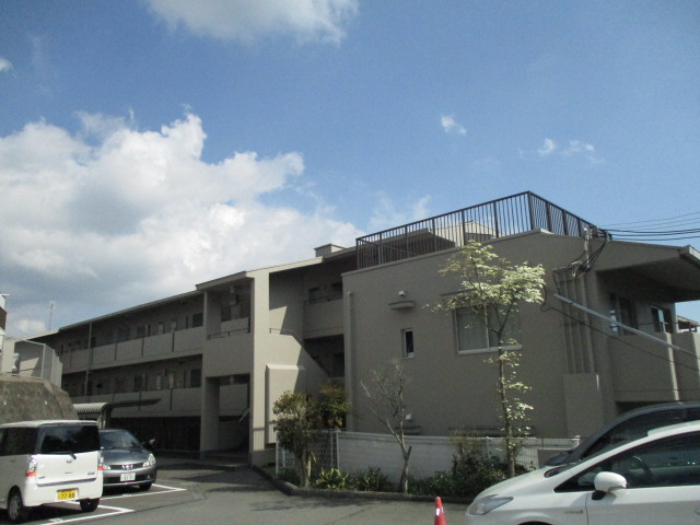 建物外観　イスズハイツベル鈴蘭台西町II