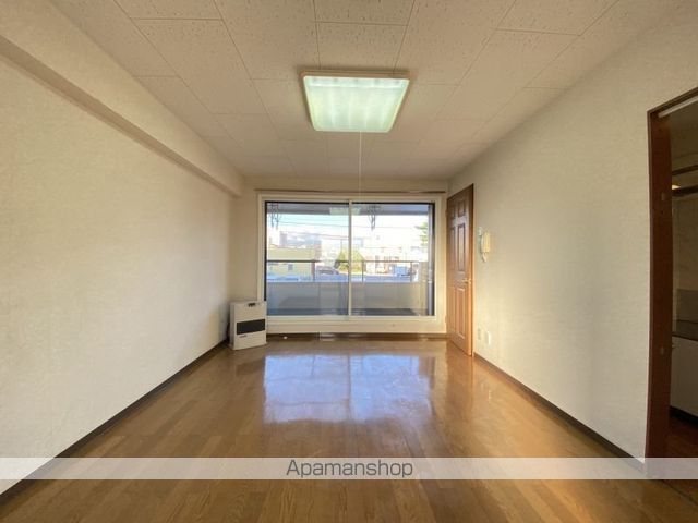 AVANT GARDEIIの居間写真