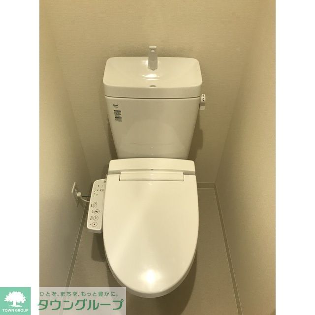 トイレ　暖房便座・シャワー機能付き