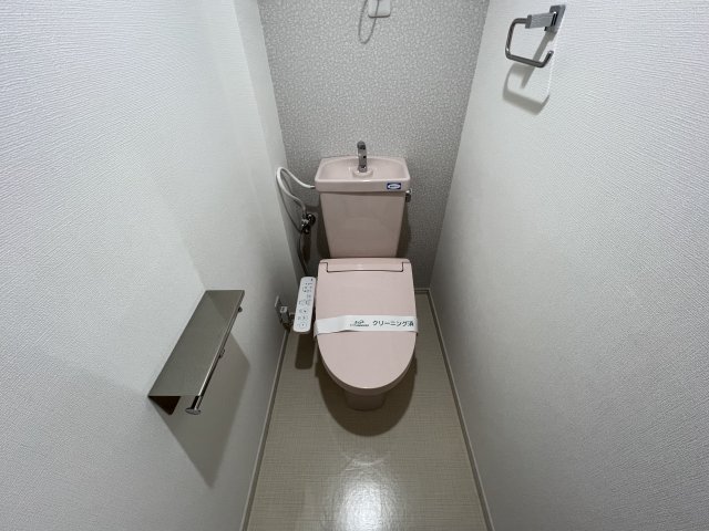 トイレ　バストイレ別です☆