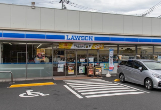 コンビニ　ローソン足立加平インター店（コンビニ）まで1275m