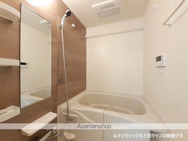 小郡下郷アパートの風呂写真