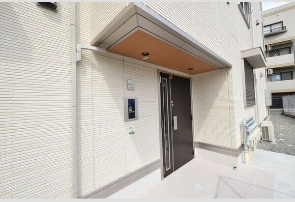 地下鉄海岸線 御崎公園駅 徒歩2分 3階建 築3年の玄関写真