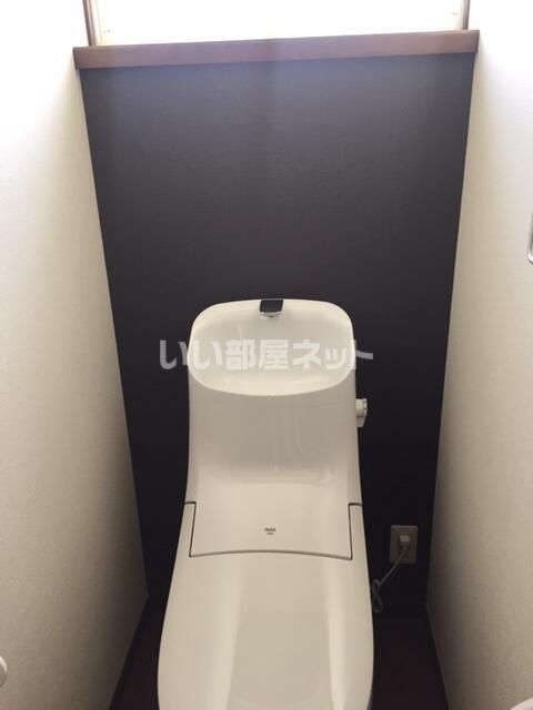 東海岸南4丁目戸建てのトイレ写真