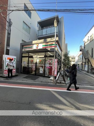 コンビニ　セブンイレブン（コンビニ）まで666m