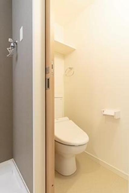 トイレ　※写真は同タイプ住戸です。