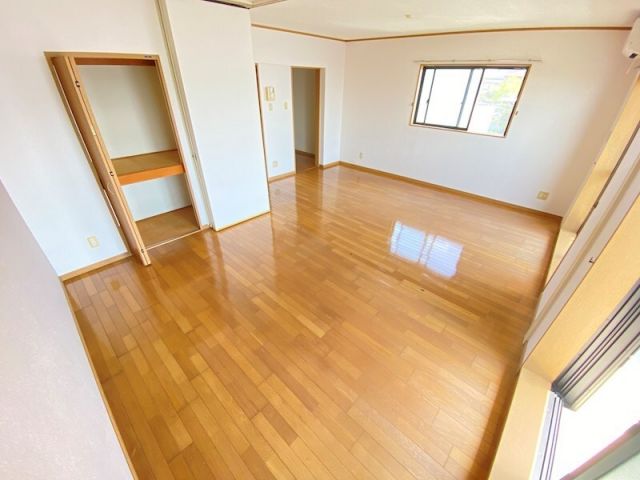 ドリームタウン三和 B棟の内装写真