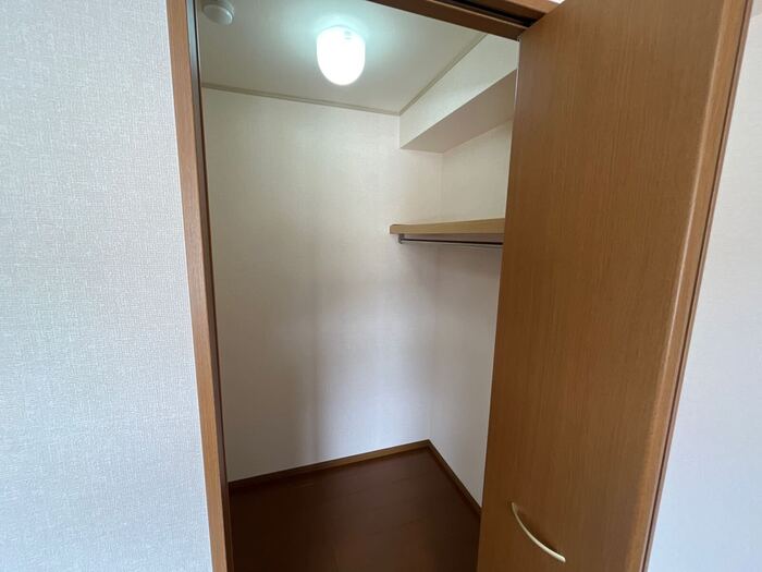 収納　ウォークインクローゼット