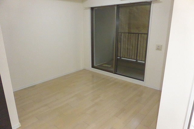 居室・リビング　写真は同マンションの別の部屋のものです。