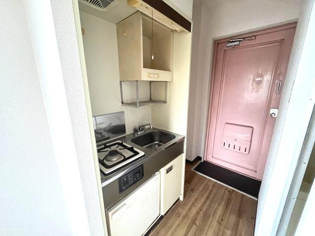 キッチン　写真は、他部屋の同間取りです（現況優先）