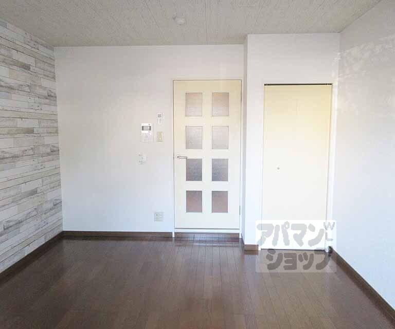 居室・リビング　落ち着いたお部屋です・