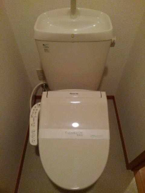 ＪＲ五日市線 熊川駅 徒歩8分 7階建 築21年のトイレ写真