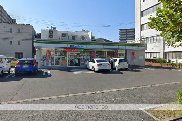 コンビニ　ファミリーマート鹿田店（コンビニ）まで503m