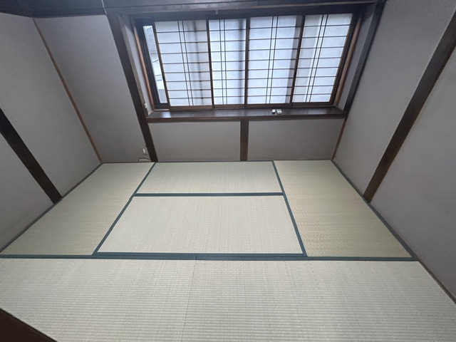羽束師鴨川町貸家の居間写真