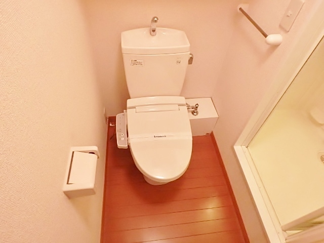 ＪＲ横浜線 十日市場駅 徒歩14分 2階建 築19年のトイレ写真