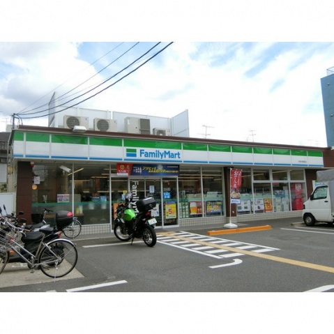 コンビニ　ファミリーマート（コンビニ）まで400m