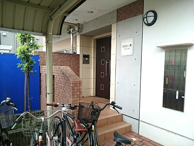 ＪＲ中央線 三鷹駅 バス乗車時間：7分 最寄りバス停で下車 徒歩2分 4階建 築17年の外観写真